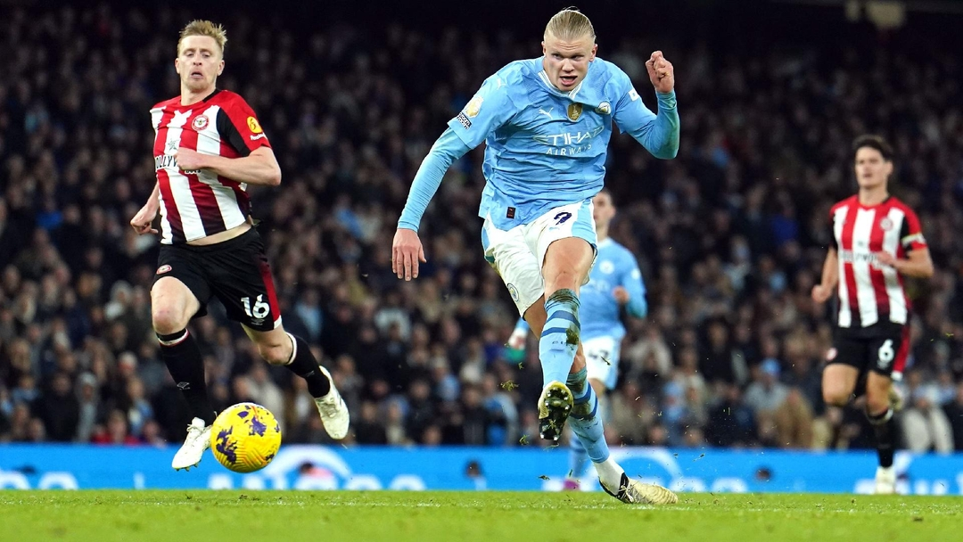 Erling Haaland taking a penalty against Brentford